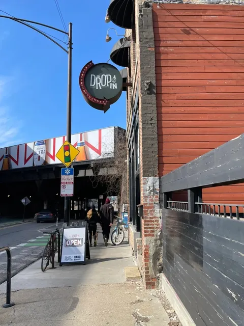 The Drop In — Chicago’s New Must-Try Burger Spot 🍔
