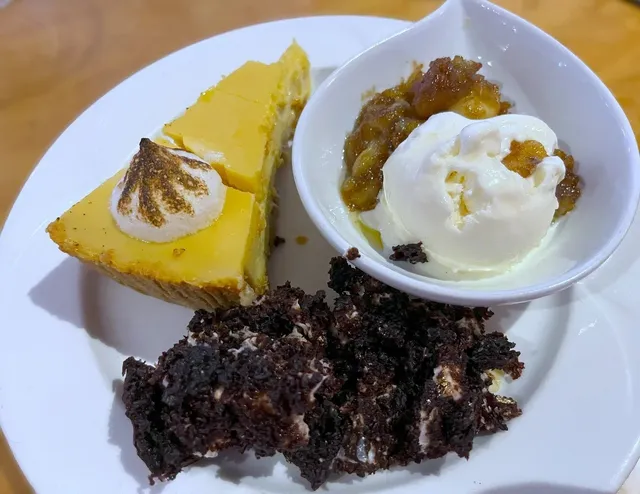 🎄 Christmas Eve Brunch Buffet at Inverness Hilton – South Denver 🍽️