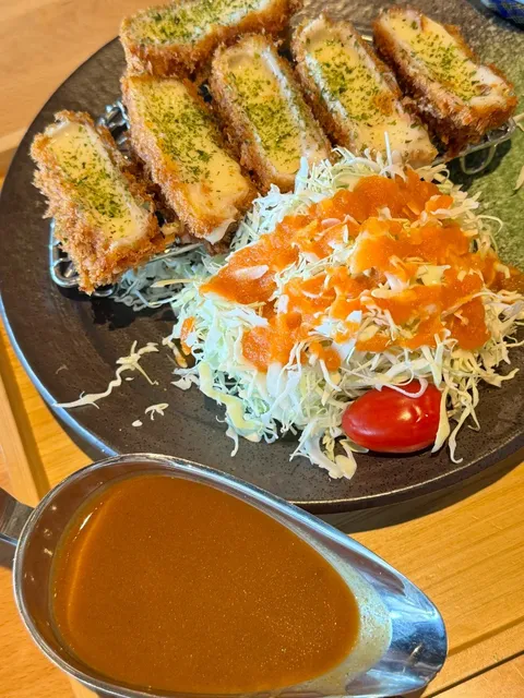 Bite into an Extra-Thick Cheese Pork Cutlet 💕💕