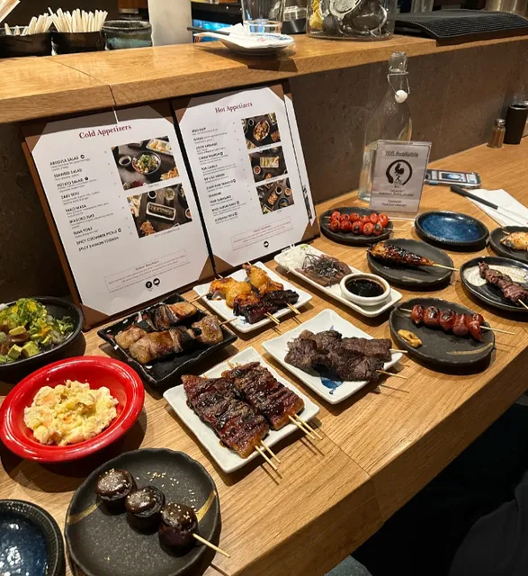 Two people eat in Boston 🍢