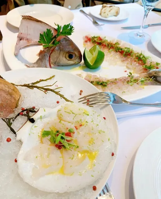  Estiatorio Milos - A Glittering Greek Fish Market Feast! 🌊🐟  