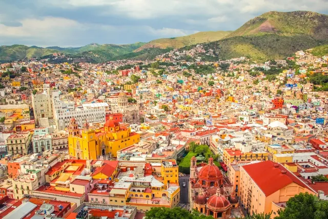 🎨🏟️ Guanajuato: A UNESCO City Painted in Every Color of the Rainbow 