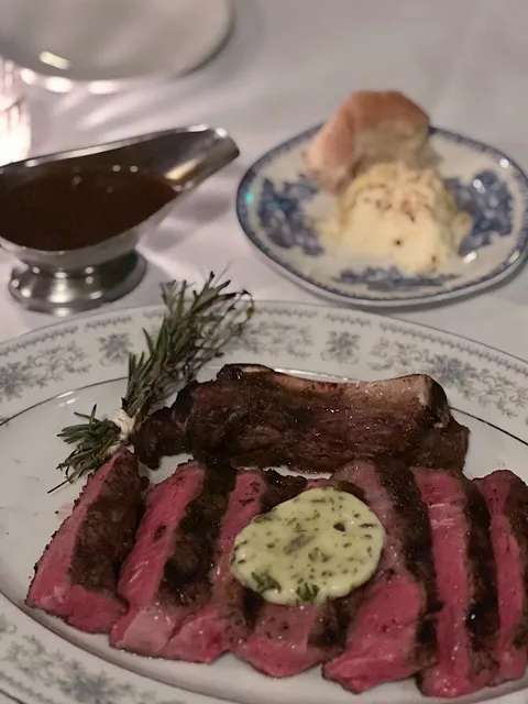 Boston | Hidden ✨ Steakhouse Bogie’s 🥩