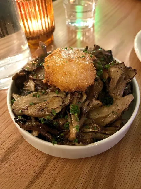 The Reason Behind the Sandwich Shop's Popularity: Middle Child Clubhou