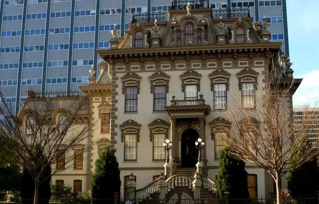 🎃 Leland Stanford Mansion Transforms into a Haunted Spectacle for Hal