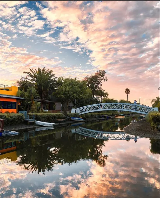  The Venice Beach Canals  :   LA own "venice"