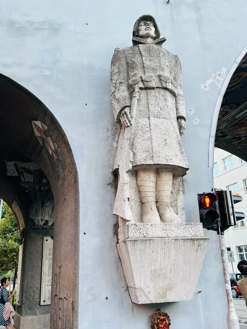 🇭🇺 Heroes' Gate in Szeged, Hungary - A Solemn Tribute