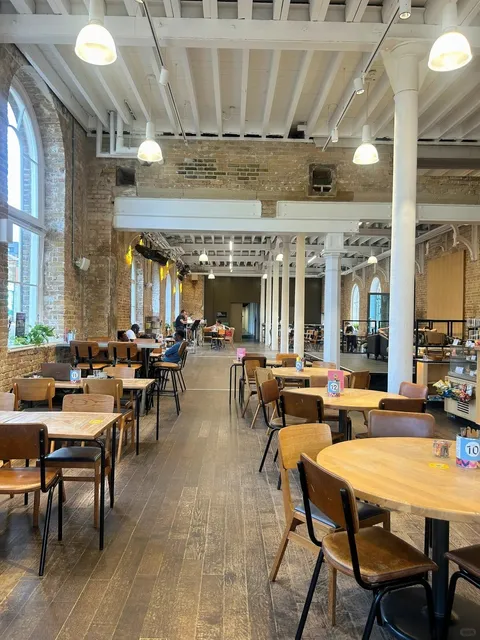 🇬🇧 London’s Quirkiest Spot: A Café Linked to Li Hongzhang!