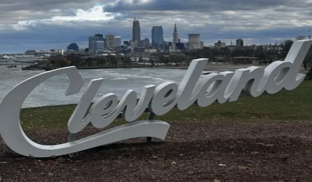 ✒️ Cleveland Script Sign | The Iconic Photo Spot at Edgewater Park