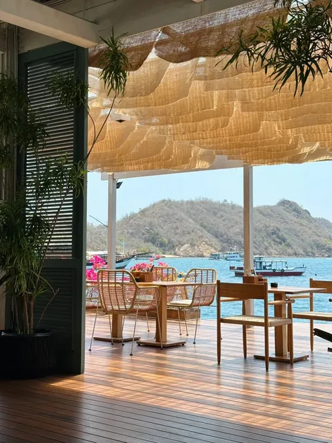 ​​Le Bajo Flores - Your Chill Seaside Escape in Komodo 🌊​​
