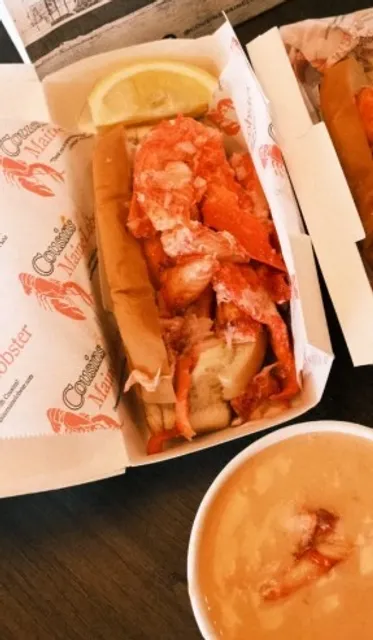 🦞 Maine Lobster Roll | A Taste of the Coast in the Heart of Cleveland