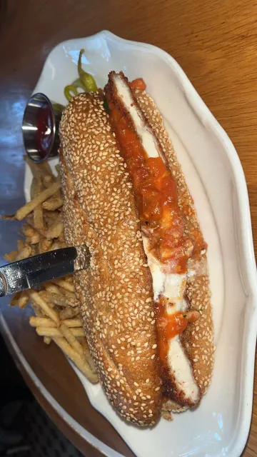 Chicken Parm Hero – An Unforgettable Sandwich! 🥪🍗🔥