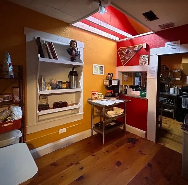 Tampa B&B: A Warm Encounter on the Road!