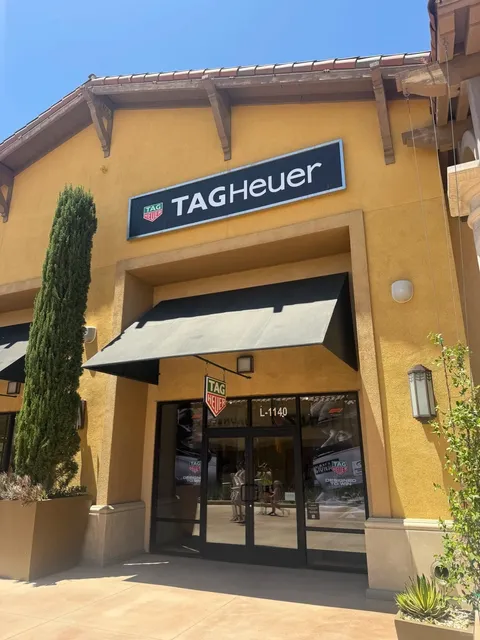 Palm Springs Desert Hills Premium Outlets One-Day Shopping Guide