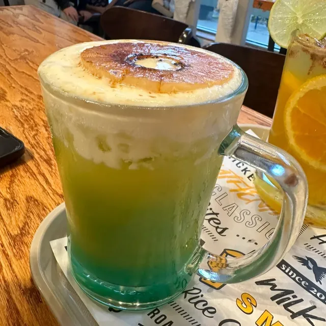 Chicago's Stunning Beer Mug Milk Tea 🍺🥤