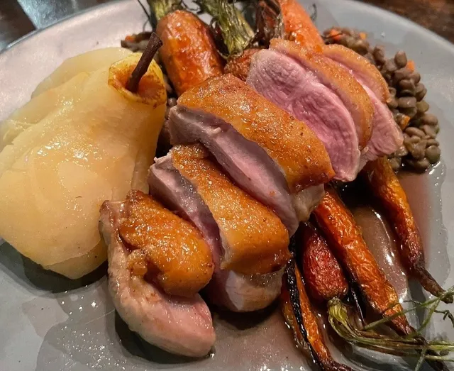 Walkers: A Dining Experience Blending Elegance and Comfort