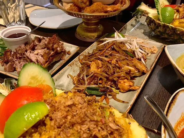 Siam Central: London's Best Thai Food! 🇹🇭✨