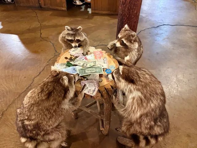 📍Animal World? This Restaurant in Kanab is So Fun! 🍖🐴