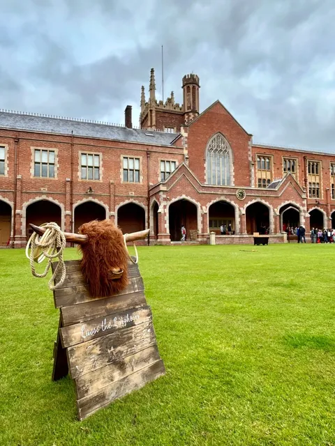 🇬🇧 Northern Ireland | Queen's University Belfast