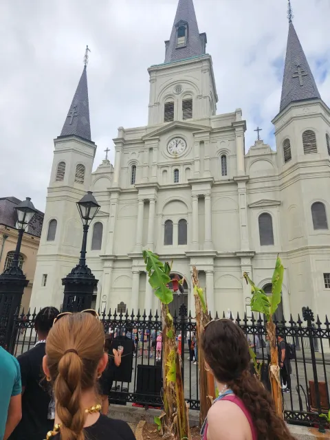 Amazing Food Tour with Roger! 🍤🎉