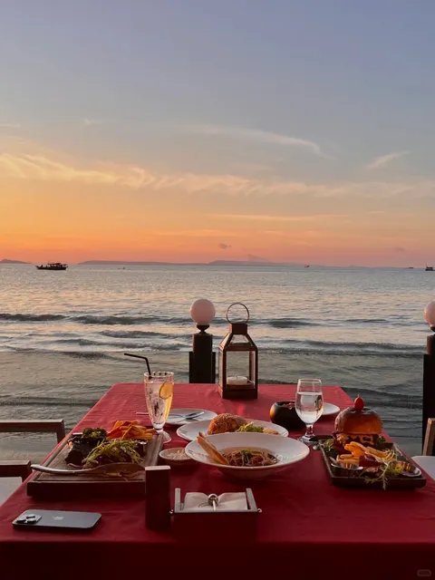 🇰🇭 Sihanoukville | Seaside Dinner at Pepe Steakhouse 🥂