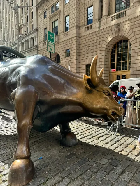 💼 Wall Street: From Wooden Fence to Financial Titan 🌍