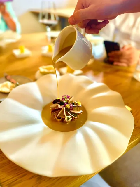 One-Michelin Star 🌟 French Restaurant Under Château Angélus! 