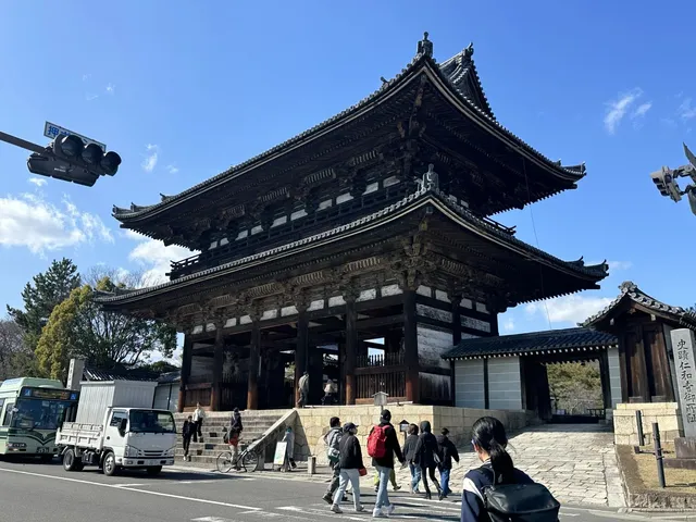 The Majestic Nio Mon, Rengeo-in Temple in Kyoto 🌸🌺