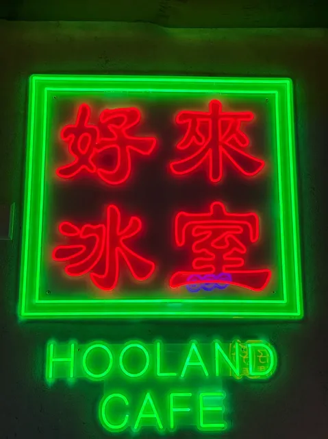 ​​Waterloo Cha Chaan Teng Battle | Who Reigns Supreme?​​ 🍛🍍