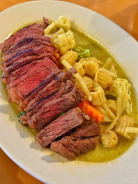 Auckland🇳🇿 Date Night Gem｜Vibe & Flavor Perfect Thai Restaurant🍽️