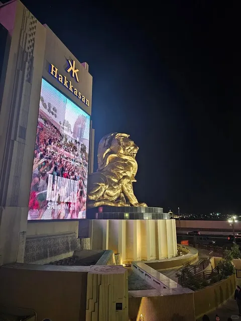 Thought They’d Be Expensive, But So Affordable! 😲🏨