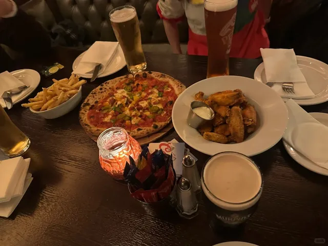 The Ultimate Irish Pub Experience: Murray's Bar