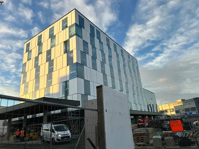 New Zealand's Southernmost City - Invercargill 🚂🌅