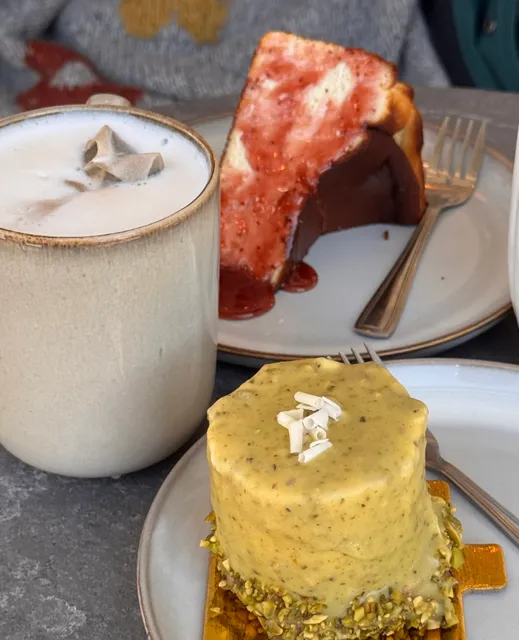 🍰 Halifax’s Sweet Escape – Lëvantic Bakery Review!  