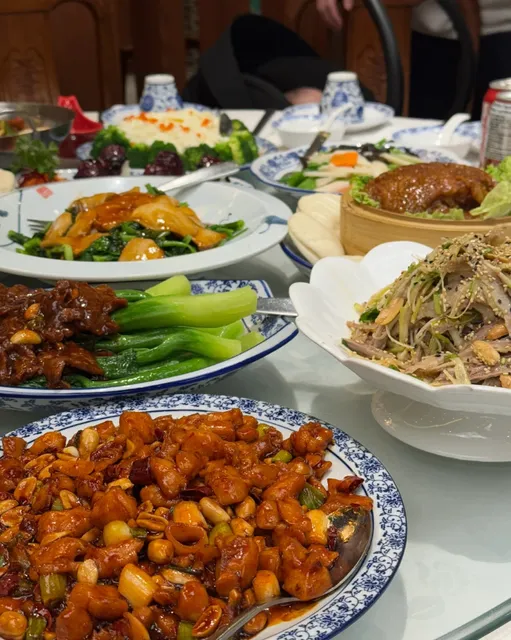 🍽️ Toronto | Foodie North: Mississauga's Go-To Group Dining Spot