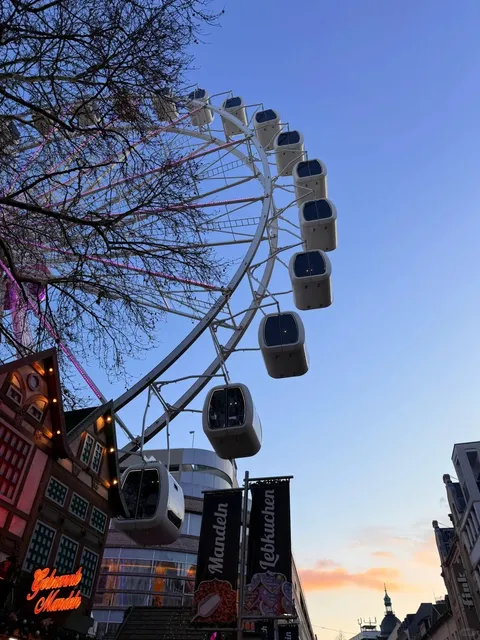 🇩🇪 Serendipity in Wiesbaden: A Sunlit Stroll Through Time