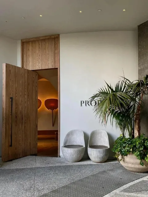 A Beautiful Hidden Art Hotel in LA – Proper Hotel 🌴✨