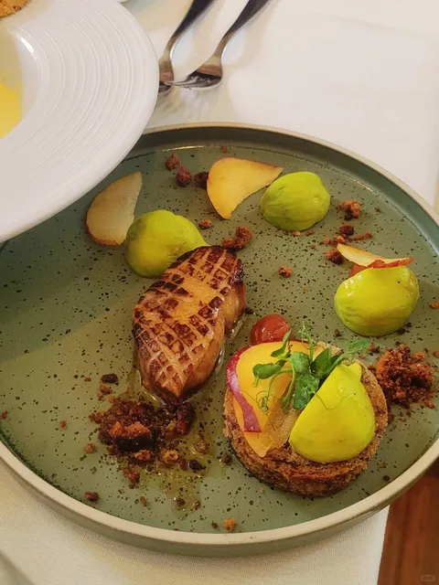 What to Eat in Boston | French Cuisine near the Public Garden