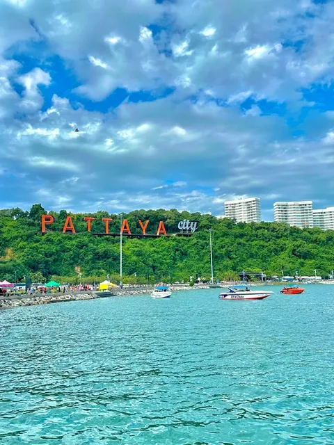 Pattaya, Thailand Guide: How to Take a Boat to Koh Larn 🚤🏝️