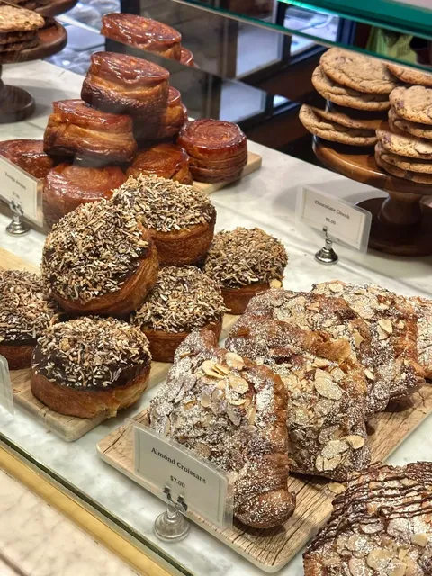 Gotta Satisfy My Sweet Tooth in Vegas Too! 🍩🥐✨