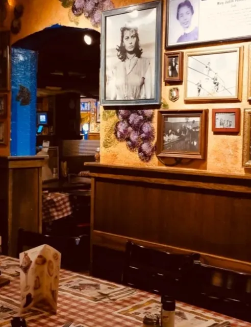 Buca di Beppo 🍝 | Family-Sized Italian Feasting in Minneapolis!