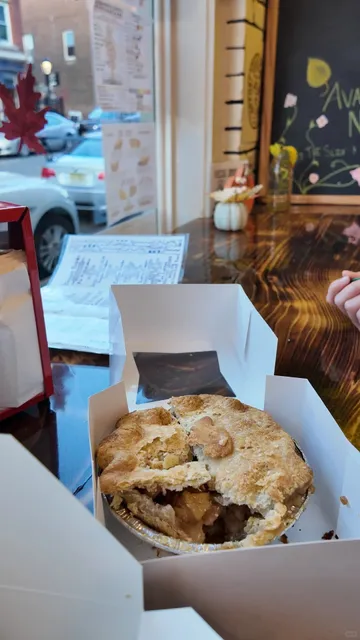 NYC Beacon｜A Century-Old Secret: America's Best Sweet & Savory Pies ✨
