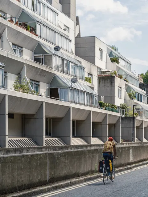 🇬🇧 Brutalist Beauty in Bloomsbury: The Brunswick Centre 🏗️✨