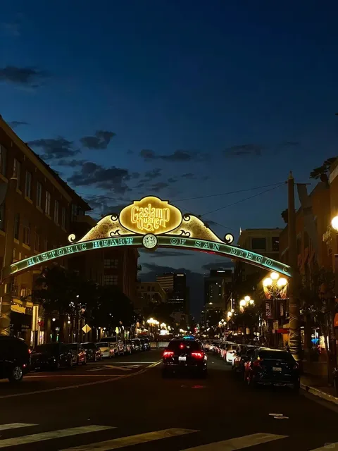 🌃 Exploring | Gaslamp Quarter