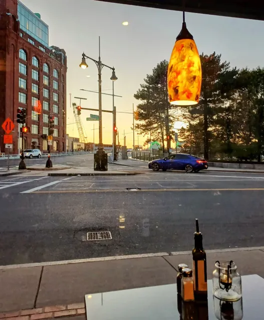 Before Returning to Asia, My Last Meal in Boston Included a 15% Tip