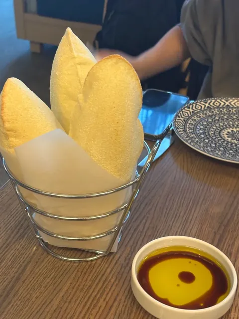 LA’s Perfect Date Night Spot – Pretty Food & Beautiful Vibes! ✨🥢