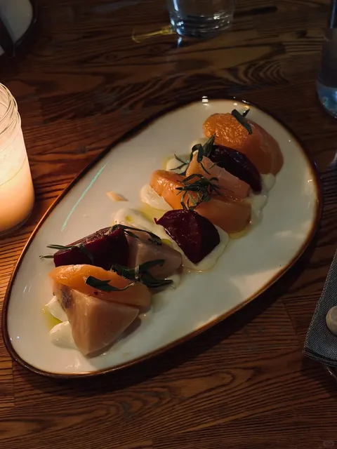 Los Angeles’ Hidden Forest-Themed Bistro Nestled in the City 🌿🍽️