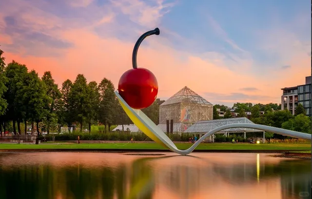 Spoonbridge and Cherry