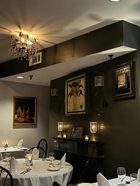 D’Angelo’s | A Warm Encounter on a Spring Evening