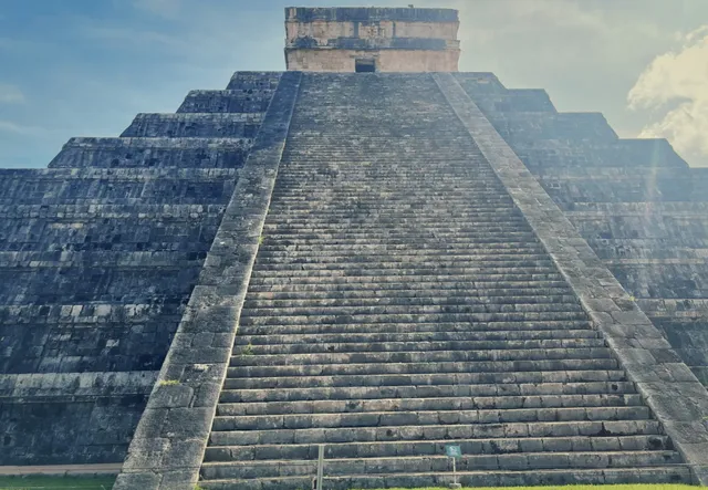 Ultimate Chichén Itzá Travel Guide: Heart of the Mayan World 🌞🏛️